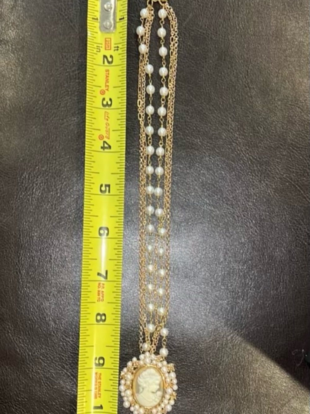 Miriam Haskell designed for Danbury Mint cameo gold tone faux pearl necklace - Picture 6 of 9